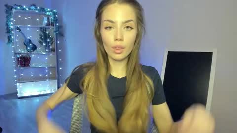 Aurora online show from December 18, 11:26 am