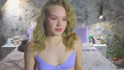 Kate online show from November 27, 4:32 pm