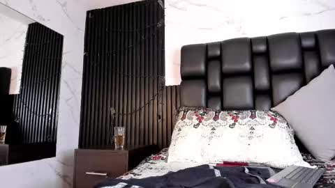 Aurora online show from October 18, 4:59 am