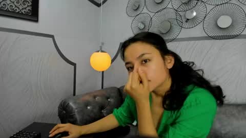AuroraGracce online show from April 28, 11:36 am