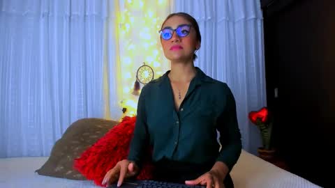 Aurora Ponce online show from February 18, 11:52 pm