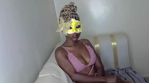 Sparkles online show from December 19, 9:51 pm