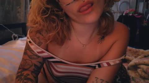Autie 3 online show from May 4, 3:10 am