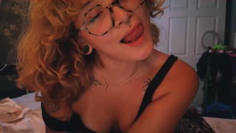 Autie 3 online show from May 3, 2:48 am
