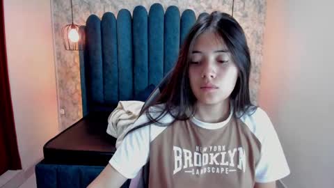 Snapshot of ava_broown chatting on March 1, 2:48 am online show from March 1, 2:48 am