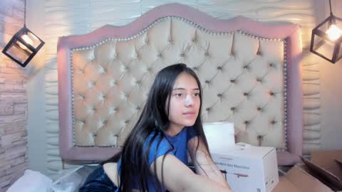 Snapshot of ava_broown chatting on January 20, 9:01 pm online show from January 20, 9:01 pm