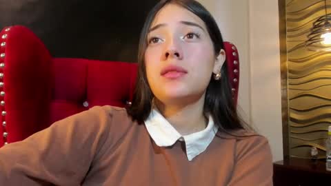 Snapshot of ava_broown chatting on December 14, 7:46 pm online show from December 14, 7:46 pm