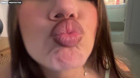 Ava  online show from May 3, 3:54 am