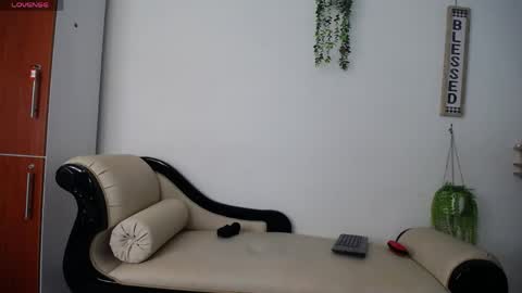 Ava  online show from May 20, 6:49 pm