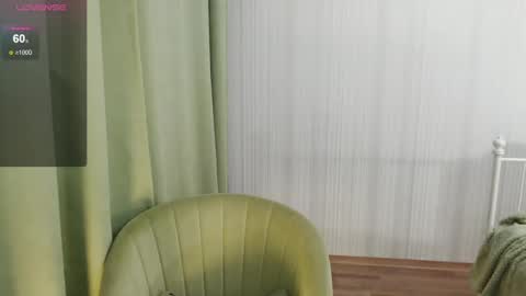 Ava online show from December 13, 3:32 pm