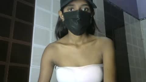 avery_lust01 online show from May 6, 6:06 am