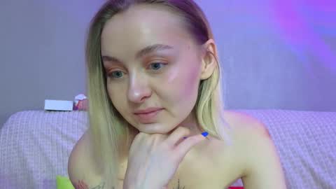 Snapshot of avgustina_love chatting on January 22, 9:57 am avgustina_love online show from January 22, 9:57 am