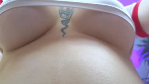 Snapshot of avgustina_love chatting on February 5, 8:32 am avgustina_love online show from February 5, 8:32 am