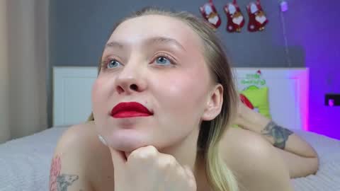 Snapshot of avgustina_love chatting on January 6, 8:24 am avgustina_love online show from January 6, 8:24 am