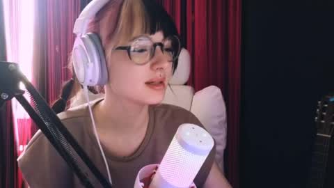 Avriel online show from May 21, 5:27 am