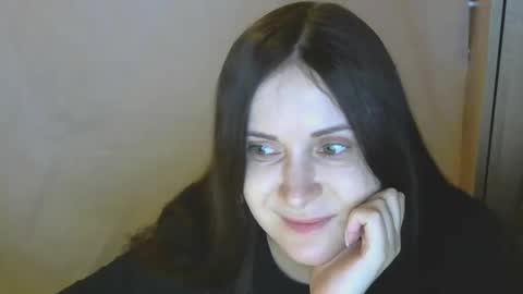 avialenne online show from March 25, 6:11 pm