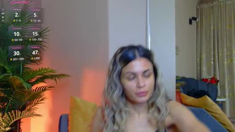 AVRILL CYRUX online show from February 11, 7:54 am