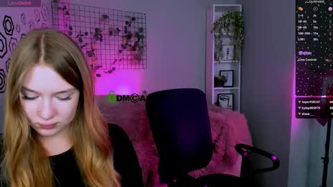 Snapshot of awesomemonica chatting on October 7, 3:55 am monica online show from October 7, 3:55 am