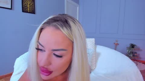 Ella online show from April 24, 4:04 am