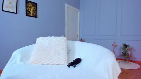 Ella online show from April 23, 4:31 am