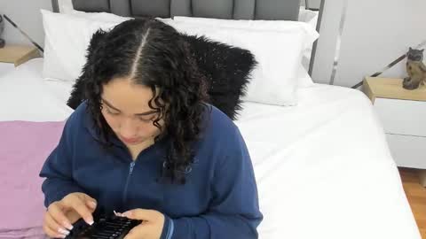 Ayla online show from February 3, 1:52 am