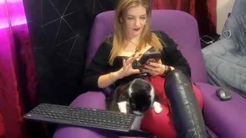 Dominatrix Queen online show from January 18, 12:15 pm