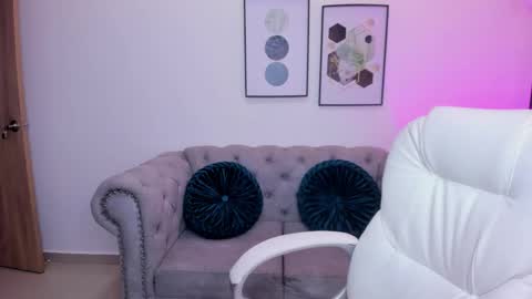 ayshel_cooperr online show from October 24, 4:30 am