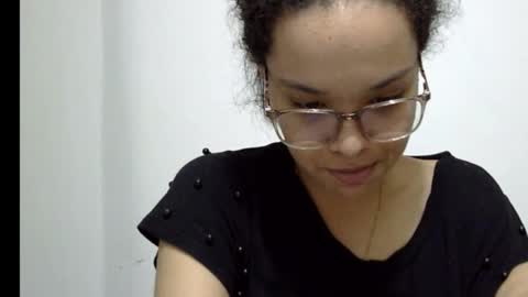 ayshel_cooperr online show from November 15, 8:26 am