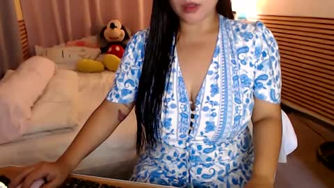 Lina online show from December 7, 2:20 am