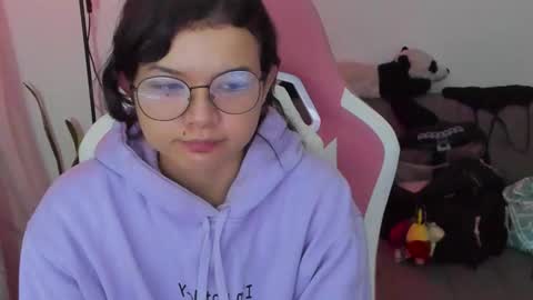 Azu  online show from March 19, 12:26 am