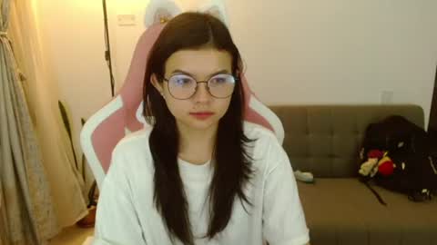 Azu  online show from July 9, 12:35 am
