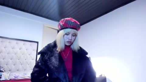 Azu Moure online show from October 18, 2:47 am