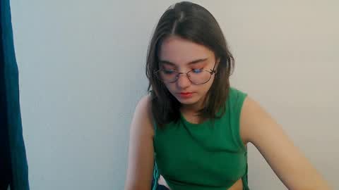 azumi_chan_ online show from April 3, 9:51 am