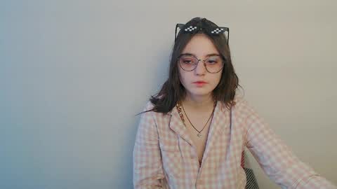 azumi_chan_ online show from March 25, 9:34 am