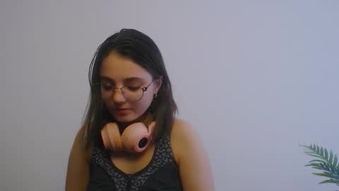 azumi_chan_ online show from March 29, 5:50 am