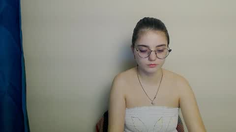 azumi_chan_ online show from March 23, 10:05 pm