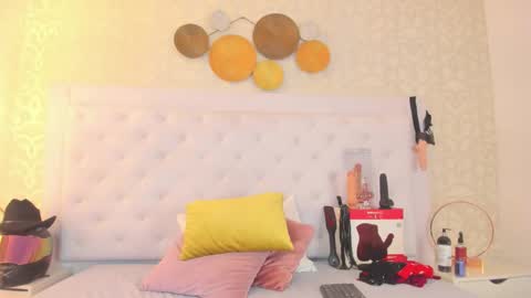 Anny online show from October 20, 8:01 pm