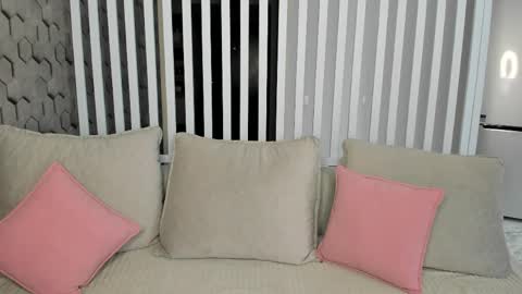 Monica online show from April 3, 2:20 am