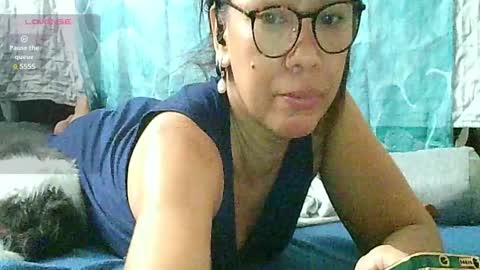 Snapshot of babe4u1234 chatting on December 25, 12:37 am babe4u1234 online show from December 25, 12:37 am