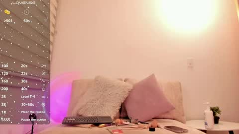babe_sophiee1 online show from May 23, 6:45 am