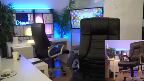 Olivia and Lexi online show from March 26, 9:00 am