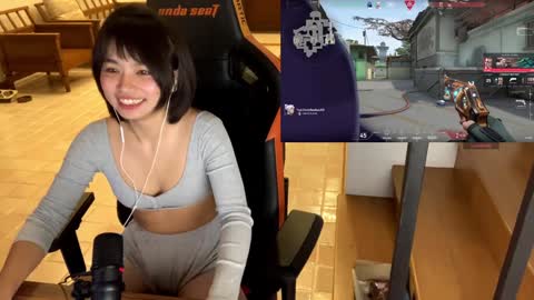 Snapshot of babiej_ chatting on February 2, 6:20 pm Jialyn online show from February 2, 6:20 pm