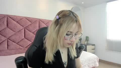 Maddie online show from April 7, 7:05 pm