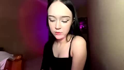 Adeline online show from April 23, 4:09 pm