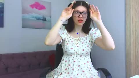 Evalena maybe just Eva online show from May 2, 5:22 am