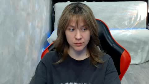 baby_kitte online show from May 18, 3:27 am