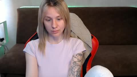 baby_kitte online show from May 11, 10:06 am