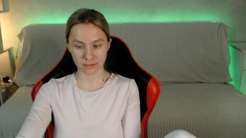baby_kitte online show from May 6, 3:10 am