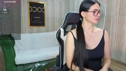 Bella online show from October 14, 8:44 pm