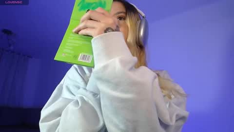  NYX  online show from December 19, 3:10 am